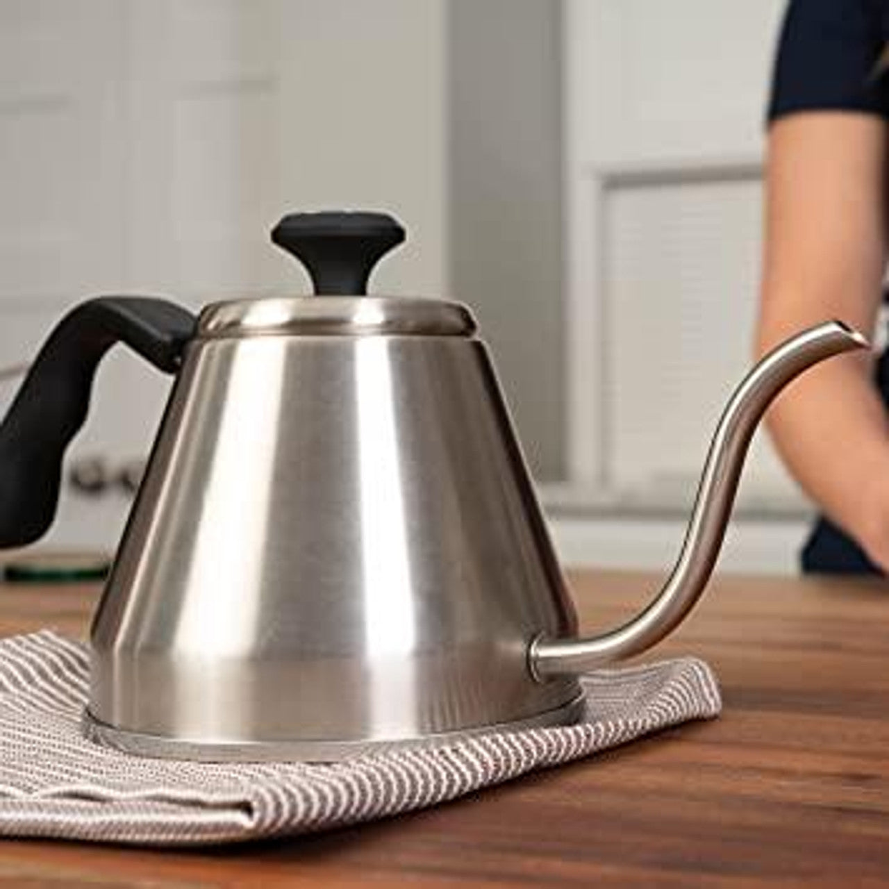 Escali  London Sip Gooseneck Kettle – Plum's Cooking Company